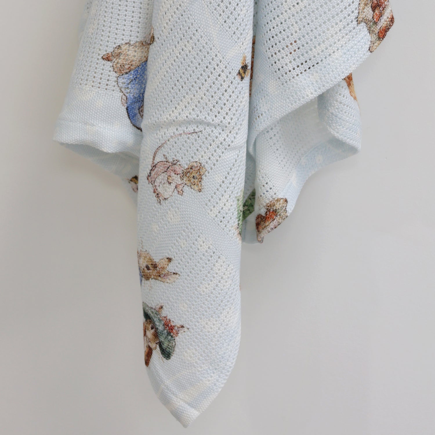 Peter Rabbit & Benjamin Bunny Cellular Blanket