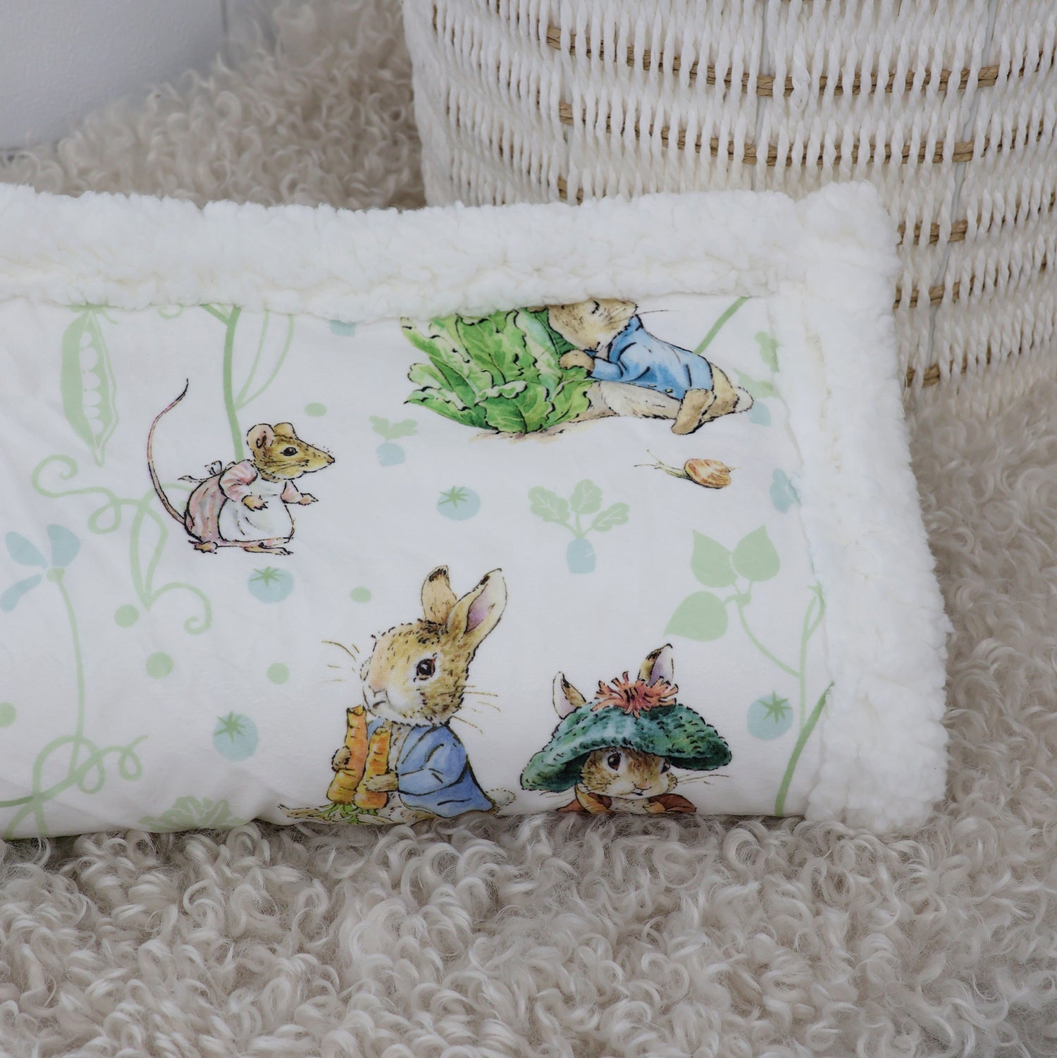 Peter Rabbit & Benjamin Bunny Cuddle Blanket