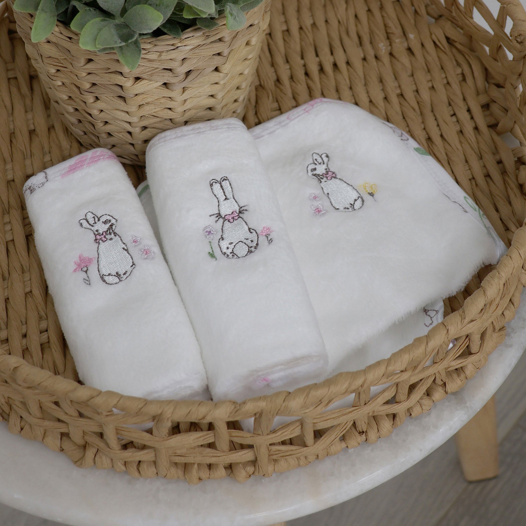 Peter Rabbit 'New Adventure' 3 Pack Face Washers - Pink