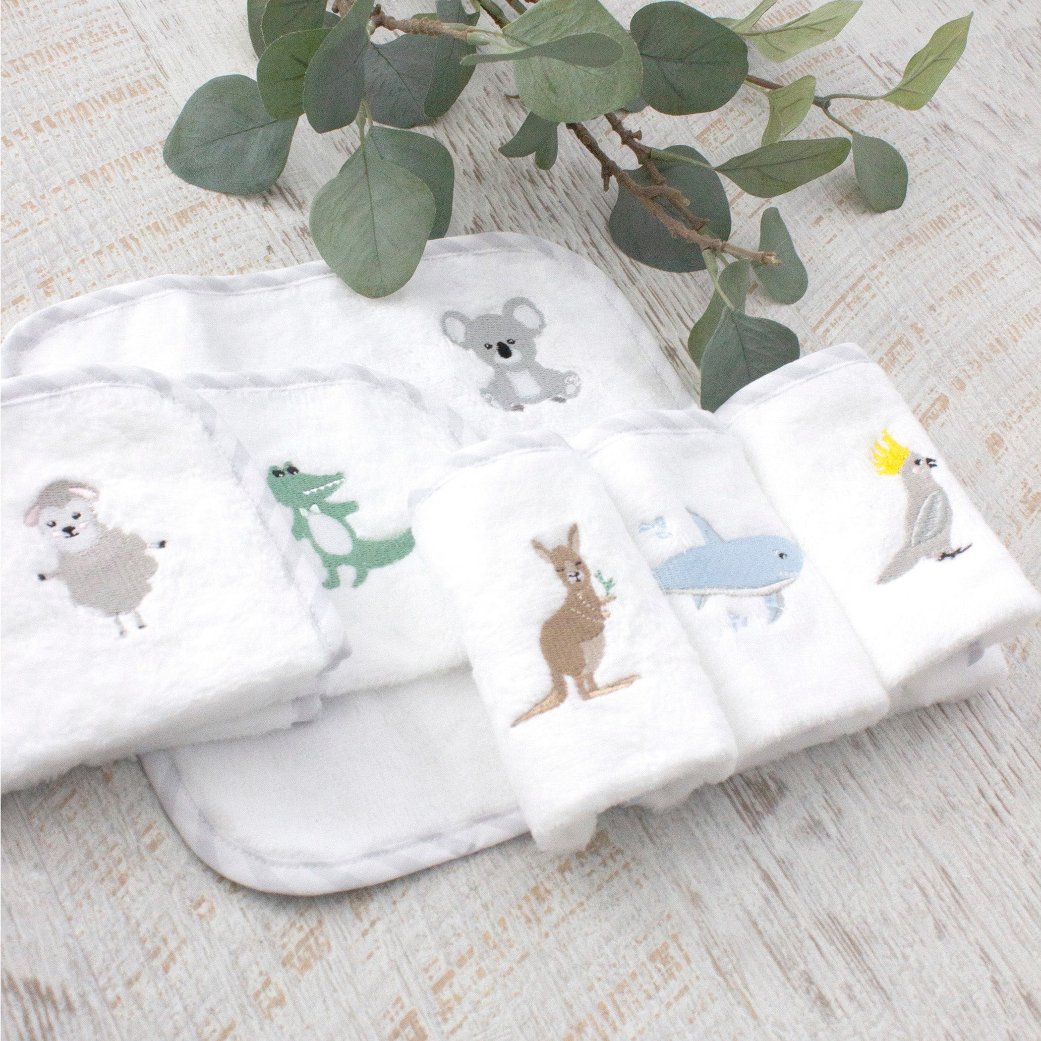 Kangaroo Nursery Bundle - Hooded Towel, Face Washers, Security Blanket, Muslin Wraps