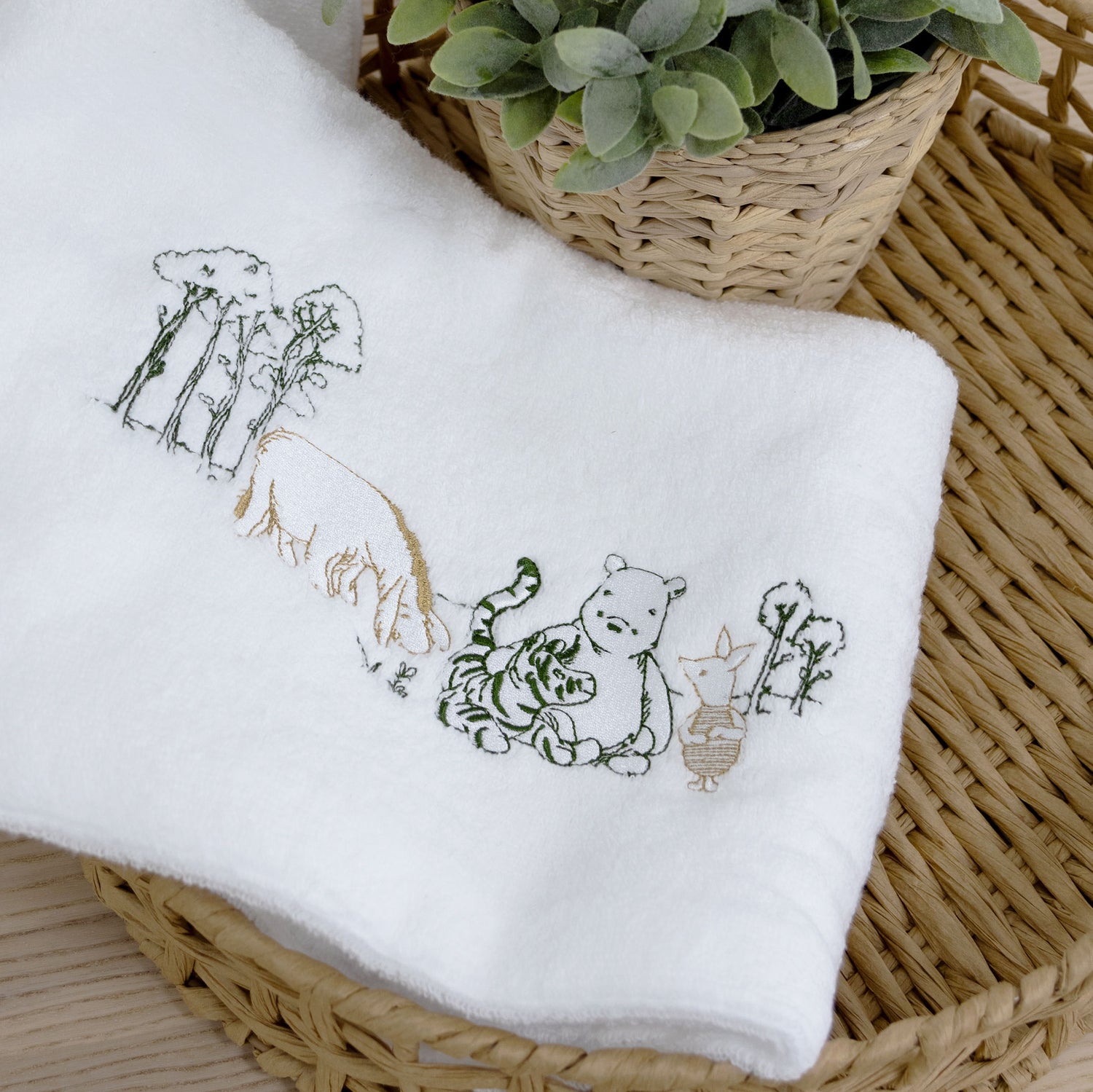 Disney Classic Pooh Bath Towel