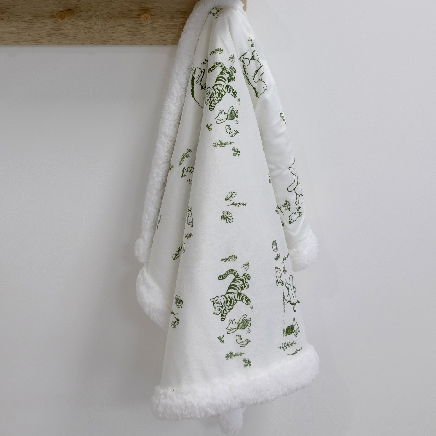 Disney Classic Pooh Reversible Cuddle Blanket