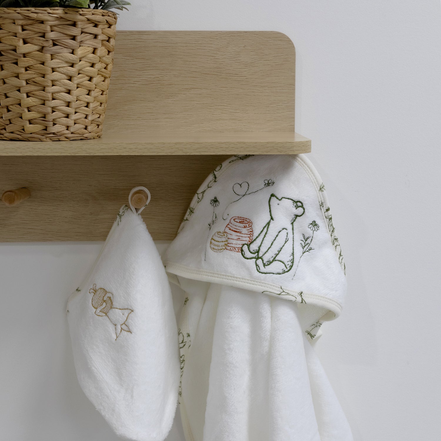 Disney Classic Pooh Hooded Towel & Mitt Set