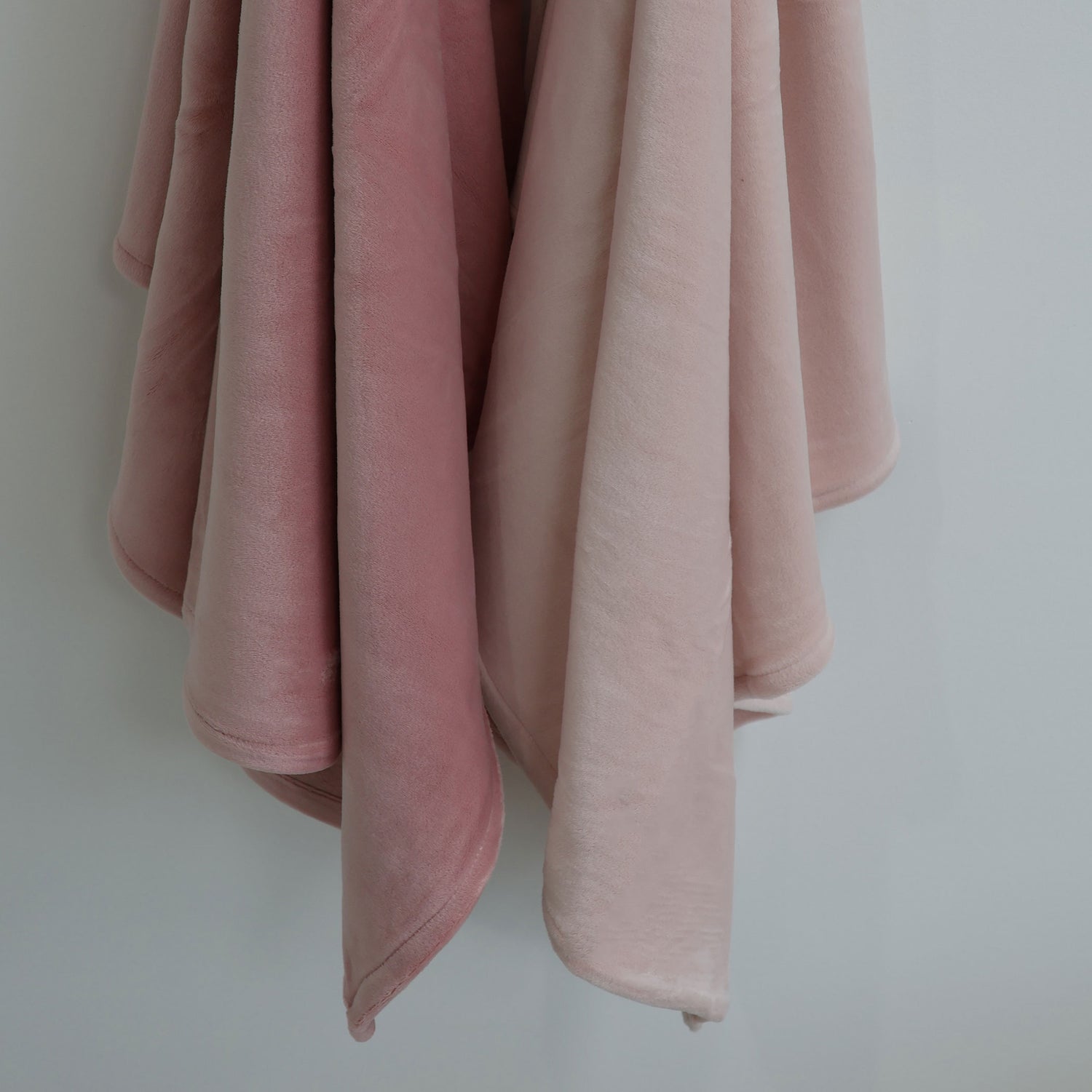 Nordic 2PK Stretchy Velour Cuddle Blankets - Berry/Rose